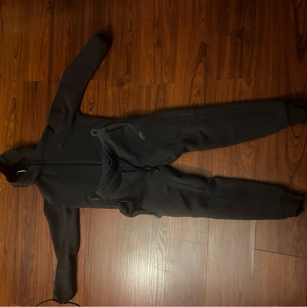 Nike tech fleece jacket and pants